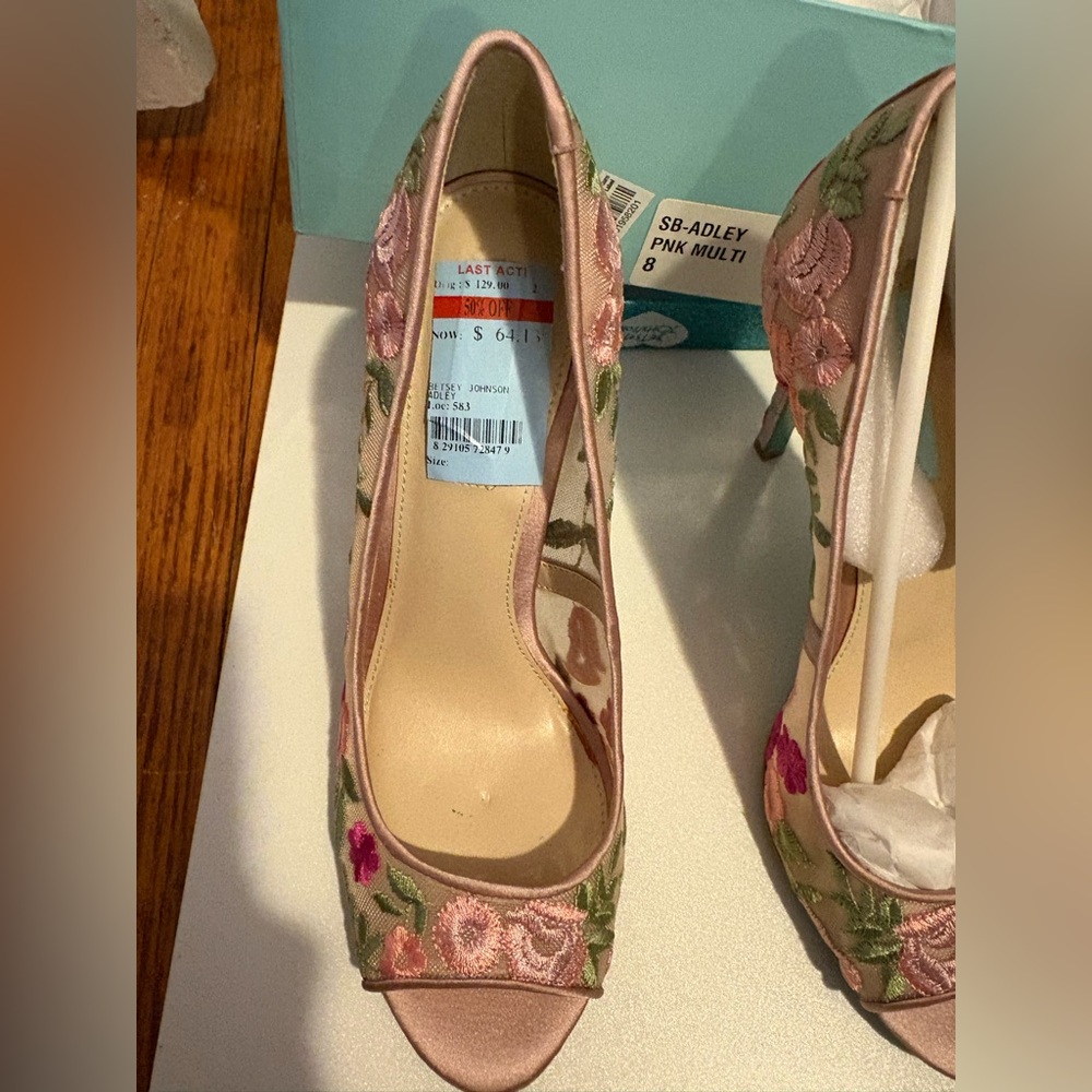 Betsey Johnson Floral Heels Size 8 - Pink 💗